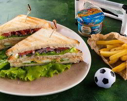 Клаб-сэндвич с лососевым паштетом