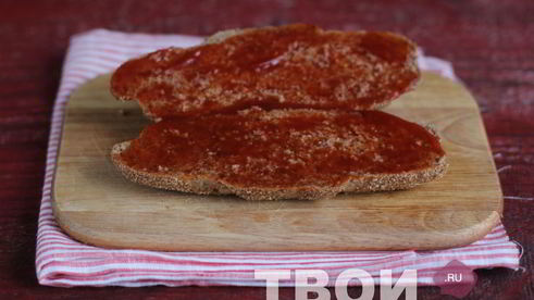 сэндвич с беконом и руколой