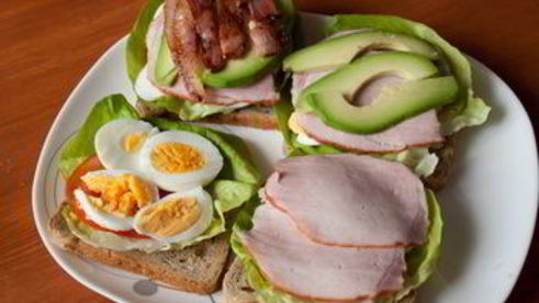 сэндвич с кобб-салатом