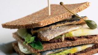 Сэндвич с сардинами