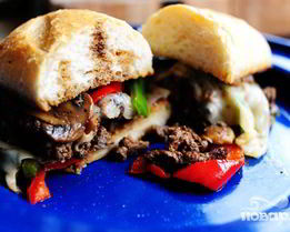 Сэндвичи с говядиной, болгарским перцем и грибами