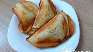 Сэндвичи с колбасой и бананом