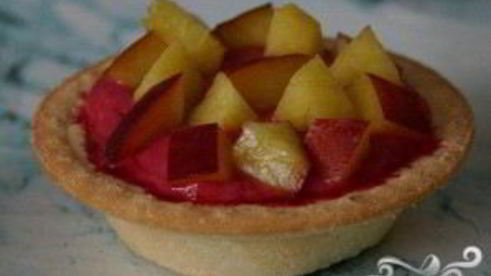 холодные пирожные из вишни в тарталетках