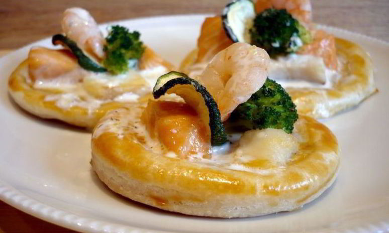 Рецепт рыбных тарталеток из слоеного теста