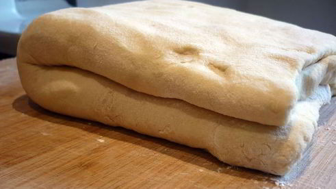 рыбные тарталетки из слоеного теста