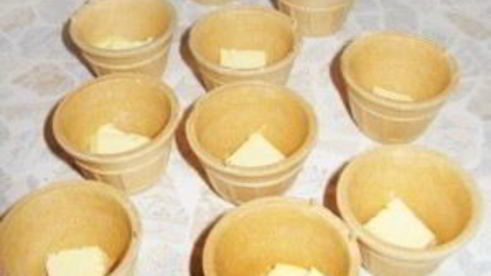 тарталетки с черной икрой