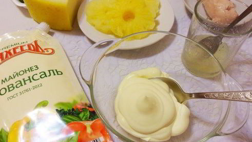 тарталетки с курицей и ананасом