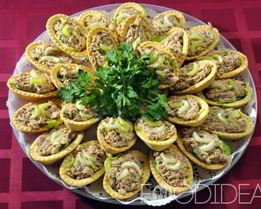 Тарталетки с курицей и сыром