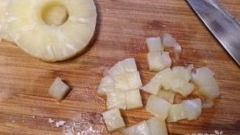 тарталетки с начинкой из курицы с ананасом