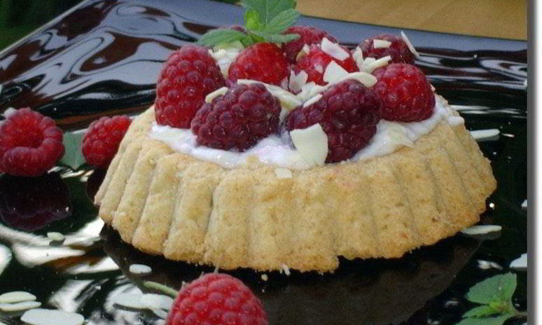 Рецепт тарталеток с творожным кремом и малиной