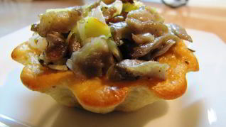 Тарталетки сырные с грибами