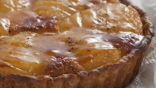 Грушевый тарт на шоколадно-миндальном тесте