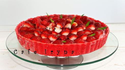 клубничный тарт с фундуком