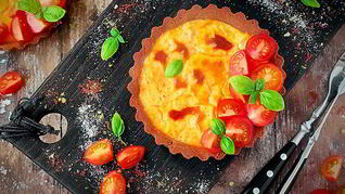 Сырный тарт с паприкой и черри