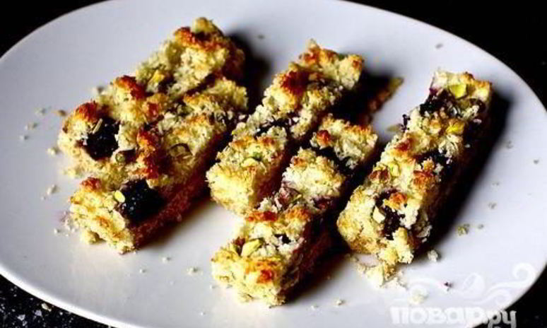 Рецепт тарта с ежевикой и фисташками