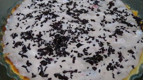 тарт с клубникой с розмарином и ежевикой с базиликом двойное удовольствие