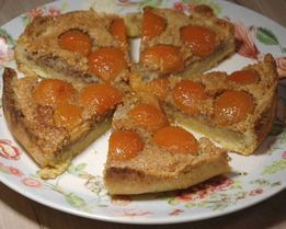 Тарт с консервированными абрикосами