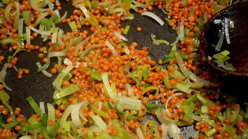 тарт с красной чечевицей и кокосом