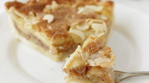 тарт с миндалем и яблоками