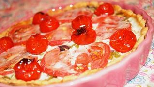 Тарт с помидорами, фетой и зеленью