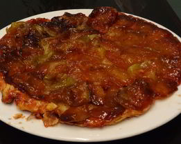 Тарт татен из слоеного теста