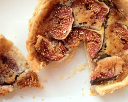 Тартин с инжиром и миндальным кремом франжипан