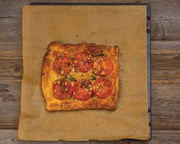 Томатный тарт с фетой и тархуном