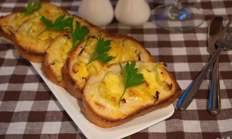 Рецепт запеченных тостов с паприкой