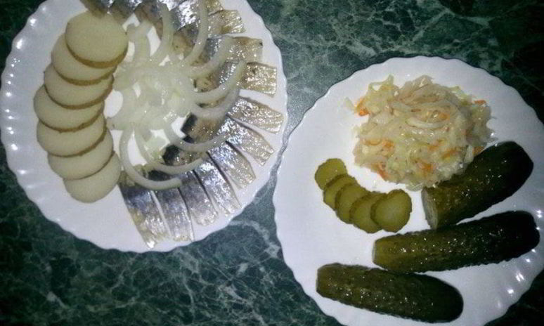 Рецепт вкусной закуски — сельди с отварным картофелем