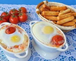 Глазунья с перцем и помидорами пелати