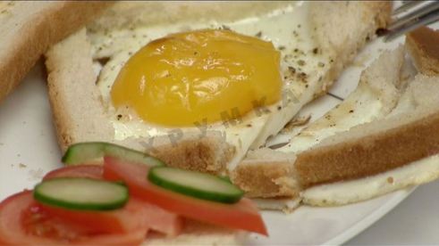 идеальная яичница для любимой на 8 марта