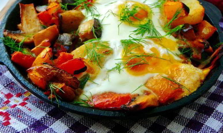 Рецепт картофеля с шампиньонами и яичницей