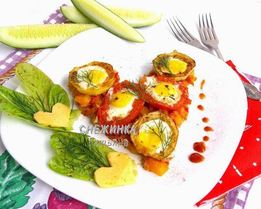 Сердечная яичница из перепелиных яиц с овощами