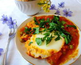 Шакшука — яичница с помидорами