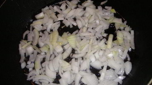 сырная яичница с креветками и помидорками