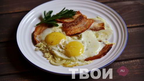 яичница с беконом