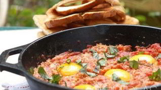 Яичница с помидорами