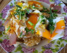 Яичница с прошутто и зеленью