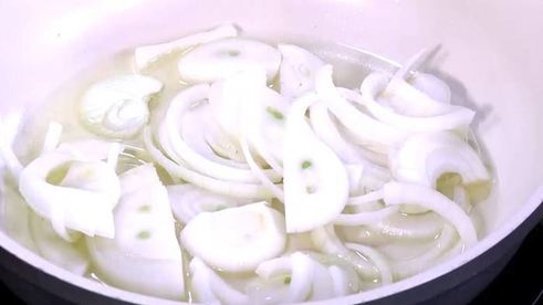 яичница со сладким перцем, луком и помидорами