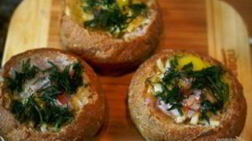 яичница в булочках веселый завтрак