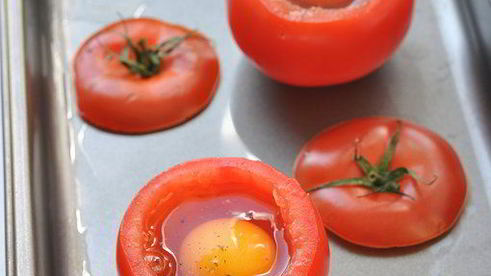 яичница в помидорах