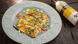 Закуска из запеченных баклажанов с арахисом