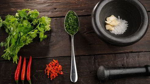 закуска из запеченных баклажанов с арахисом