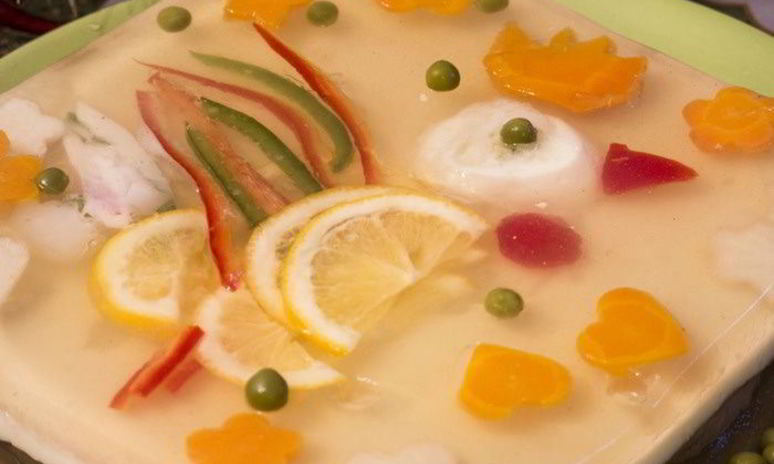 Рецепт слоеного заливного из языка петушок