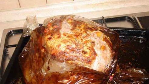 запеченая свинина, маринованая в кефире