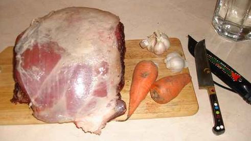 запеченая свинина, маринованая в кефире