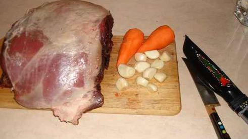 запеченая свинина, маринованая в кефире