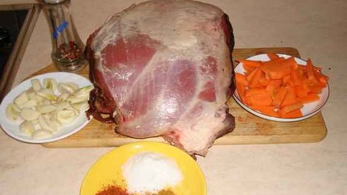 запеченая свинина, маринованая в кефире