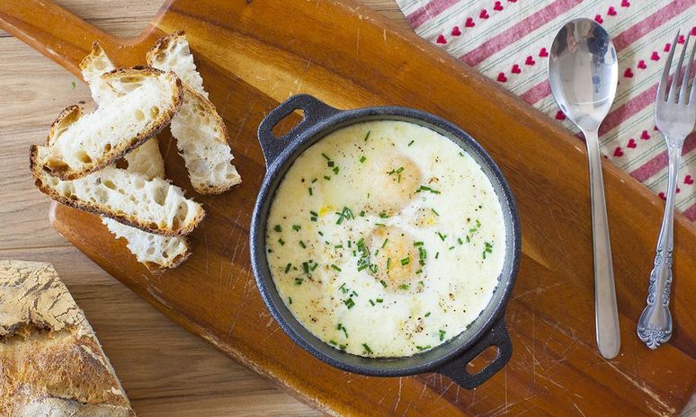 Рецепт запеченных яиц кокот с ветчиной