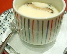 Запеченные яйца с грибами и пармезаном